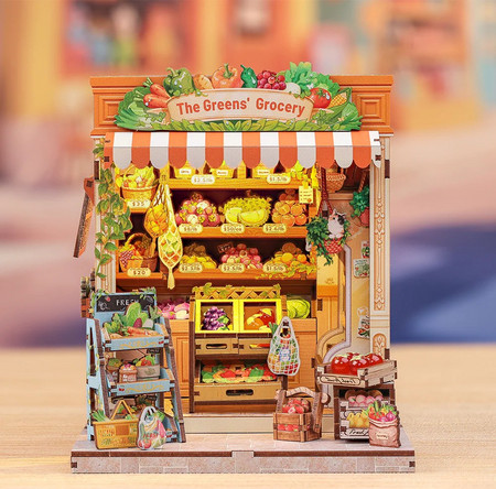 MINIATURE HOUSE - DIY- The Green's Grocery - 301pc & LED Light
