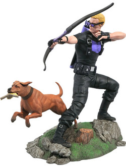 Diamond Select Toys Marvel Gallery Hawkeye with Pizza Dog 23cm