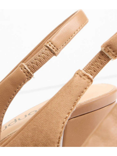 Γόβες slingback με τετράγωνο τακούνι