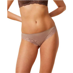 Triumph Lovely Γυναικείο Slip Χωρίς Ραφές με Δαντέλα Nude 10182556-1546