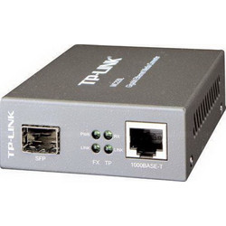 TP-LINK MC220L 1000Mbps RJ45 to 1000Mbps SFP slot supporting MiniGBIC modules, switching power adapter