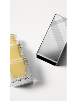 Burberry Nail Polish 415 Pale Yellow Gloss Βερνίκι Νυχιών 8ml
