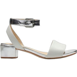 Clarks Orabella Γυναικεία Πέδιλα Δερμάτινα Ασημί με Χοντρό Χαμηλό Τακούνι 26131265