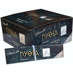 Κουτί με 24 χαρτάκια στριφτού Πυθία Pithias Silk μαύρο King Size με τζιβάνες