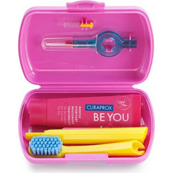 Curaprox Travel Kit Οδοντόβουρτσα + Οδοντόκρεμα 10ml + Μεσοδόντια Βουρτσάκια 2τμχ Ροζ