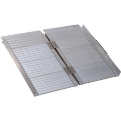 HOMCOM Ράμπα Αναπηρικού Αμαξιδίου 61x74x5cm 8056644258538
