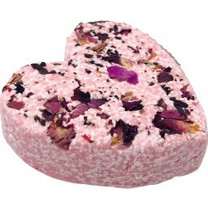 Treat me Well Love Heart Rose Bath Bomb 65gr