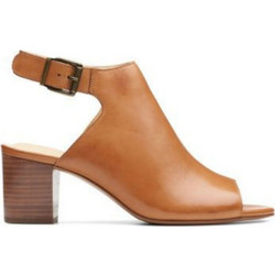 Deloria Gia Tan Leather