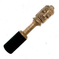 Ξύλινο ραβδί για Singing Bowl με Σκαλισμένο Σχέδιο Βούδα 14Χ2,5cm