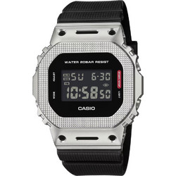 Casio G-Shock Ψηφιακό Ανδρικό Ρολόι Χρονογράφος με Μαύρο Καουτσούκ Λουράκι GM-5600M-1ER