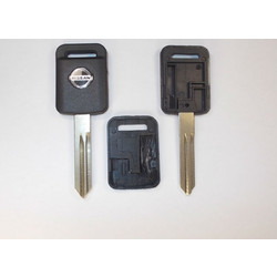 Κενο κλειδι Nissan με θεση για chip(Ακομα και TPX3) και λαμα NSN14