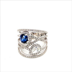 18ct White Gold Ring with Diamonds and Sapphire A169-002
