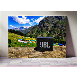 Πίνακας, JBL Speaker in Mountainous Campsite Ηχείο JBL στο ορεινό κάμπινγκ