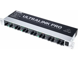 Behringer MX882 V2