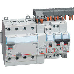 HΧ3 ΕΙΔΙΚΗ ΜΠΑΡΑ ΔΙΑΝΟΜΗΣ 3P+N 12ΣΤ - LEGRAND (405201) 85405201