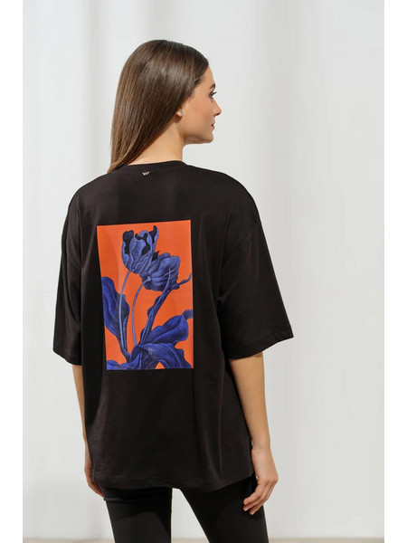 ΓΥΝΑΙΚΕΙO T-SHIRT OVERSIZED ΜΕ ΤΥΠΩΜΑ ΣΤΗ ΠΛΑΤΗ ENZZO 'FELIA' 251064 ΒLACK