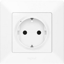 Connected Socket Outlet Valena Life 16A, White, Schuko