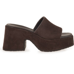 Komis & Komis Γυναικεία Πέδιλα Suede Σοκολατί με Χοντρό Χαμηλό Τακούνι και Φιάπα E801