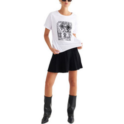 Attrattivo γυναικείο t-shirt με τύπωμα 9923925-1
