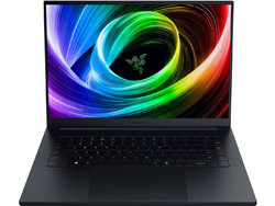 Razer Blade 16 (Ryzen AI 9-365/32GB/1TB SSD/GeForce RTX 5070 Ti 12GB/Windows 11)