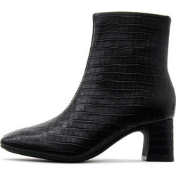 Clarks Γυναικεία Μποτάκια Αστραγάλου Δερμάτινα Μαύρα με Χοντρό Χαμηλό Τακούνι 26327187