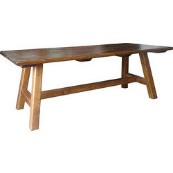 Τραπέζι ξυλινο με τετράγωνα πόδια