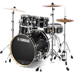 Yamaha Stage Custom Studio Raven Black Bundle