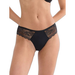 Triumph Comfort Allure Γυναικείο String με Δαντέλα Μαύρο 10226379-0004