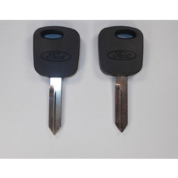 Κενο κλειδι Ford με θεση για chip και λαμα FO38R