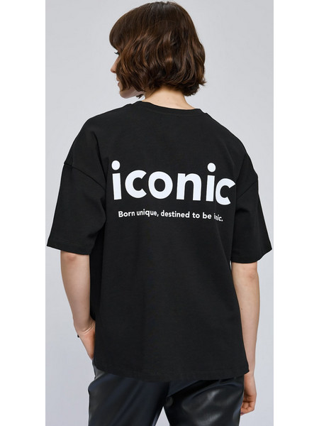 T-shirt με τύπωμα BLACK