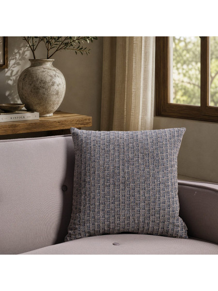 Σενίλ Μαξιλαροθήκη Joliet 04 Royal Blue της Teoran Διάσταση: Μαξιλαροθήκη Joliet 04 Royal Blue - 30x50cm με γέμιση