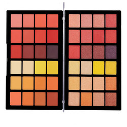 Makeup Revolution Colour Book CB03 Παλέτα Σκιών 38.4gr