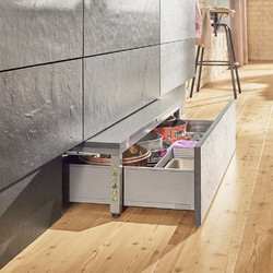 Σύστημα εκμετάλλευσης μπάζας Blum SPACE STEP με βάθος 46cm σε χρώμα Orion grey matt Z95.4600