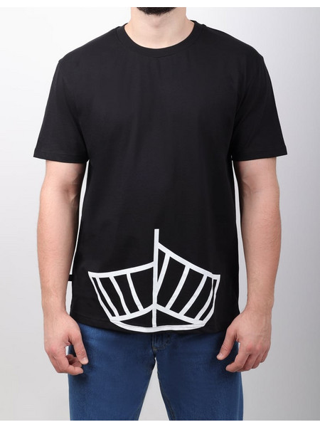 KAYAK T-SHIRT ΚΟΝΤΟΜΑΝΙΚΟ ΜΑΥΡΟ ΜΕ ΛΑΙΜΟΚΟΨΗ ΚΑΙ ΣΤΑΜΠΑ LOGO ΕΜΠΡΟΣ ΣΤΟ ΤΕΛΕΙΩΜΑ ΚΑΝΟΝΙΚΗ ΓΡΑΜΜΗ