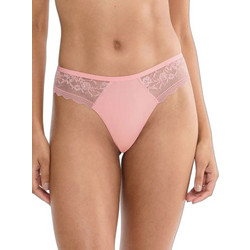 Triumph Comfort Allure Γυναικείο String με Δαντέλα Ροζ 10226379-1539