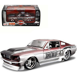 Maisto Harley-Davidson Custom 1967 Ford Mustang GT