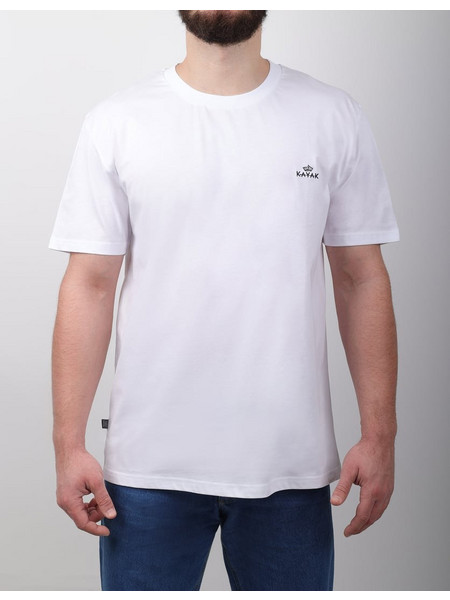 KAYAK T-SHIRT ΚΟΝΤΟΜΑΝΙΚΟ ΜΕ ΛΑΙΜΟΚΟΨΗ ΛΕΥΚΟ ΚΑΙ ΚΕΝΤΗΜΕΝΟ LOGO ΣΤΟ ΣΤΗΘΟΣ REGULAR FIT