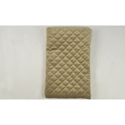 Πουγκί βελούδο καπιτονέ με πούλια μπεζ 20 cm X 30 cm