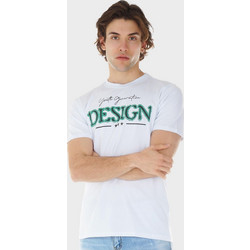 Ανδρική μπλούζα με στάμπα σε Oversize γραμμή. ΛΕΥΚΟ