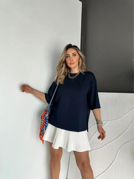Γυναικείο oversized T-shirt Kinzi σε σκούρο μπλε χρώμα, από 100% βαμβάκι