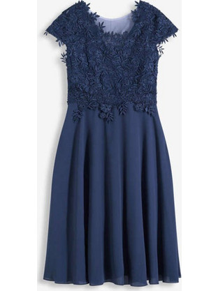 Φόρεμα midi από λεπτό τούλι με δαντέλα