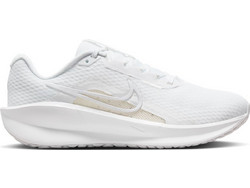 Nike Downshifter 13 Γυναικεία Αθλητικά Παπούτσια για Τρέξιμο Λευκά FD6476-101