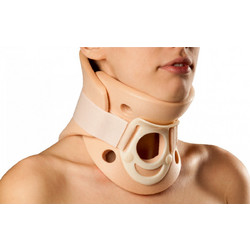 Anatomic Line Ρυθμιζόμενο Κολάρο Αυχένα Σκληρό με Οπή και Υποσιαγώνιο 5404
