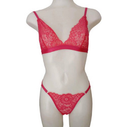 Γυναικείο Δαντελενιο Σετ Bralette και string σε Φούξια χρώμα Φούξια