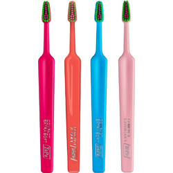 Tepe Colour Compact Extra Soft Οδοντόβουρτσες 4τμχ Φούξια Κόκκινη Γαλάζια Ροζ