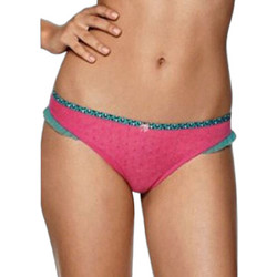 Triumph Γυναικείο String με Δαντέλα Φούξια 10106514-00IJ