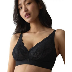 Triumph Love in Lace Σουτιέν Τριγωνάκι με Ελαφριά Ενίσχυση χωρίς Μπανέλα Μαύρο 102229066-0004