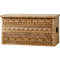 Raw Wood ξύλινο σκαλιστό μπαούλο αποθήκευσης σε φυσική απόχρωση με ανάγλυφα γεωμετρικά μοτίβο 85x35x45 εκ