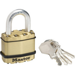 Master Lock - M1BEURD Λουκέτο από ενισχυμένο ατσάλι με μπρούτζινο φινίρισμα - Λαιμός από κράμα Βόριου με 4 κλειδιά (M1BEURD)