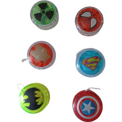 YO -YO ΥΠΕΡΗΡΩΑΣ ΠΛΑΣΤΙΚΟ ΜΕ ΦΩΣ 5,5 CM-1 TEMAXIO